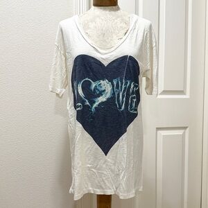 Go Couture White S/S Pocket T-Shirt with Large Blue Heart Love Design - XL